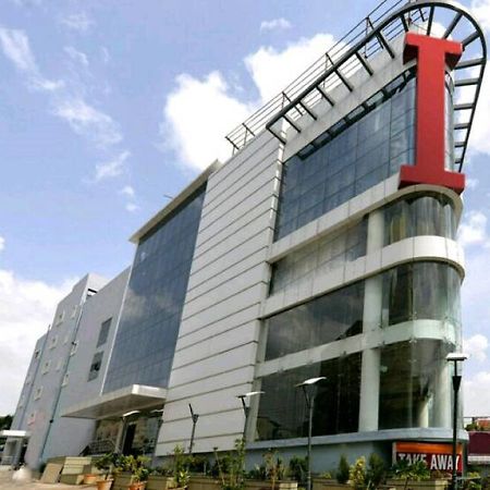 Capital O Surabhi Elite Near Miraj Cinemas - Shalini Shivani Sururnagar Zewnętrze zdjęcie