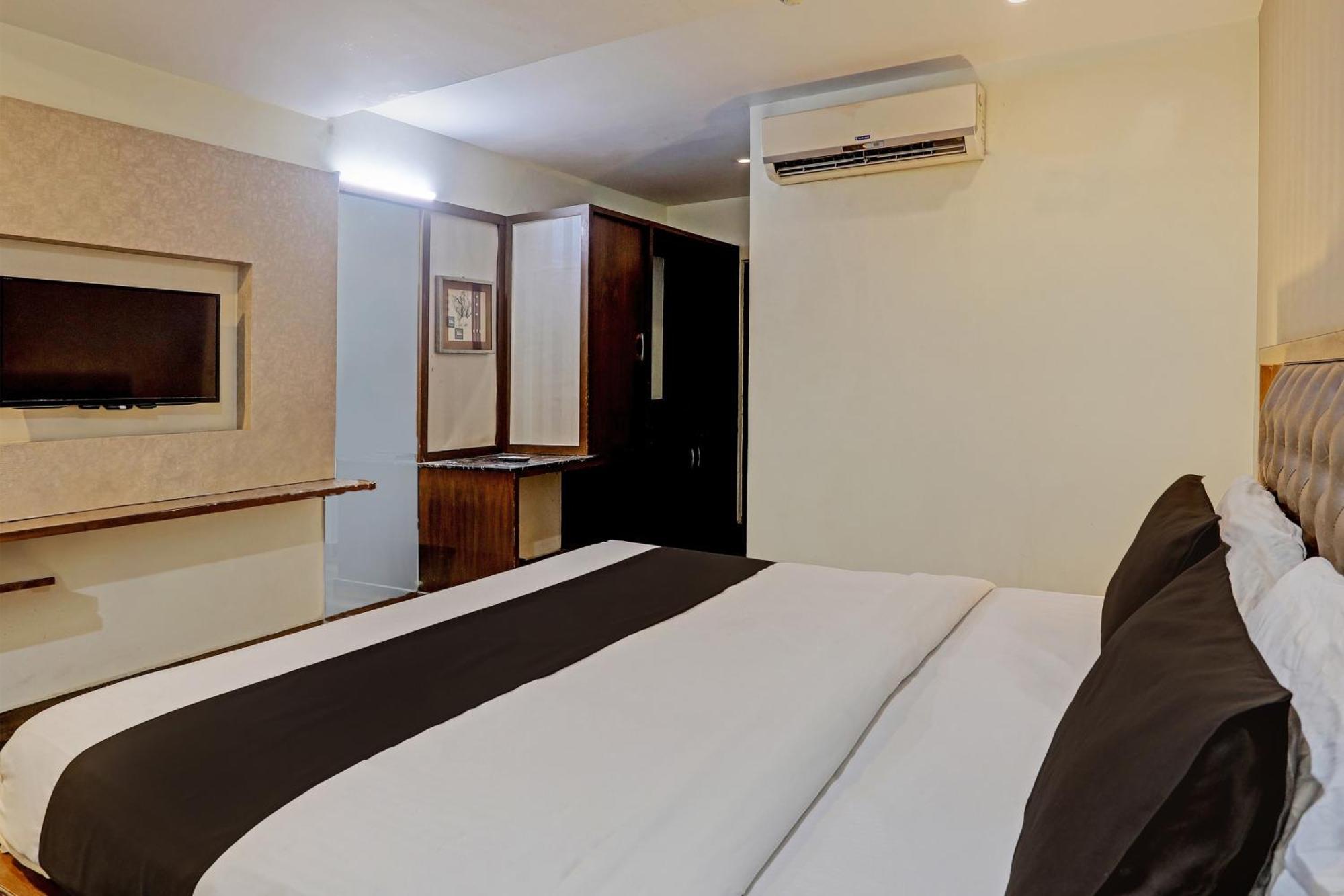 Capital O Surabhi Elite Near Miraj Cinemas - Shalini Shivani Sururnagar Zewnętrze zdjęcie