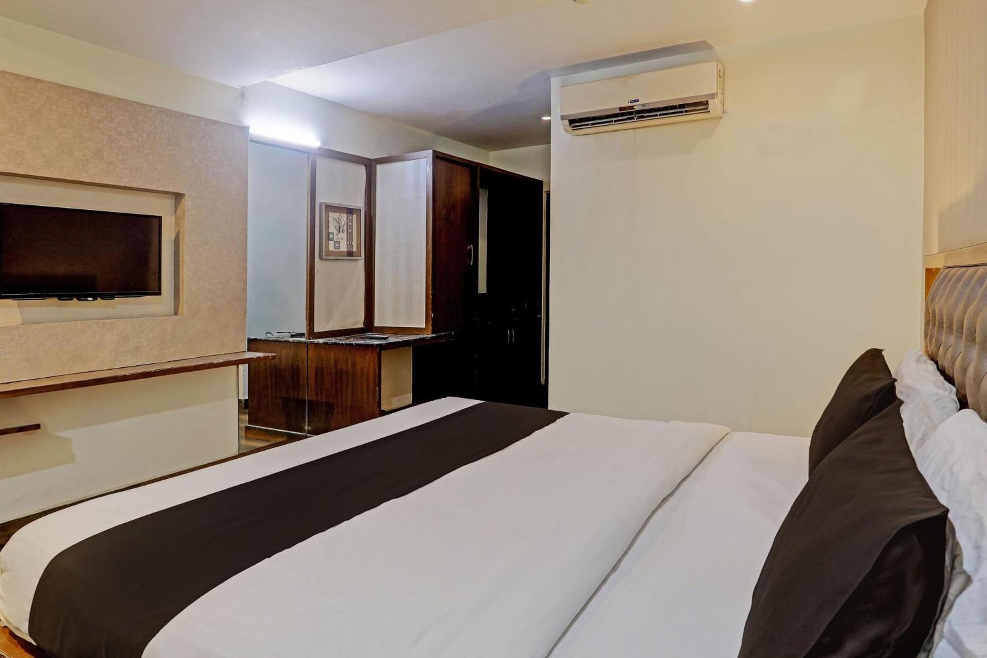 Capital O Surabhi Elite Near Miraj Cinemas - Shalini Shivani Sururnagar Zewnętrze zdjęcie