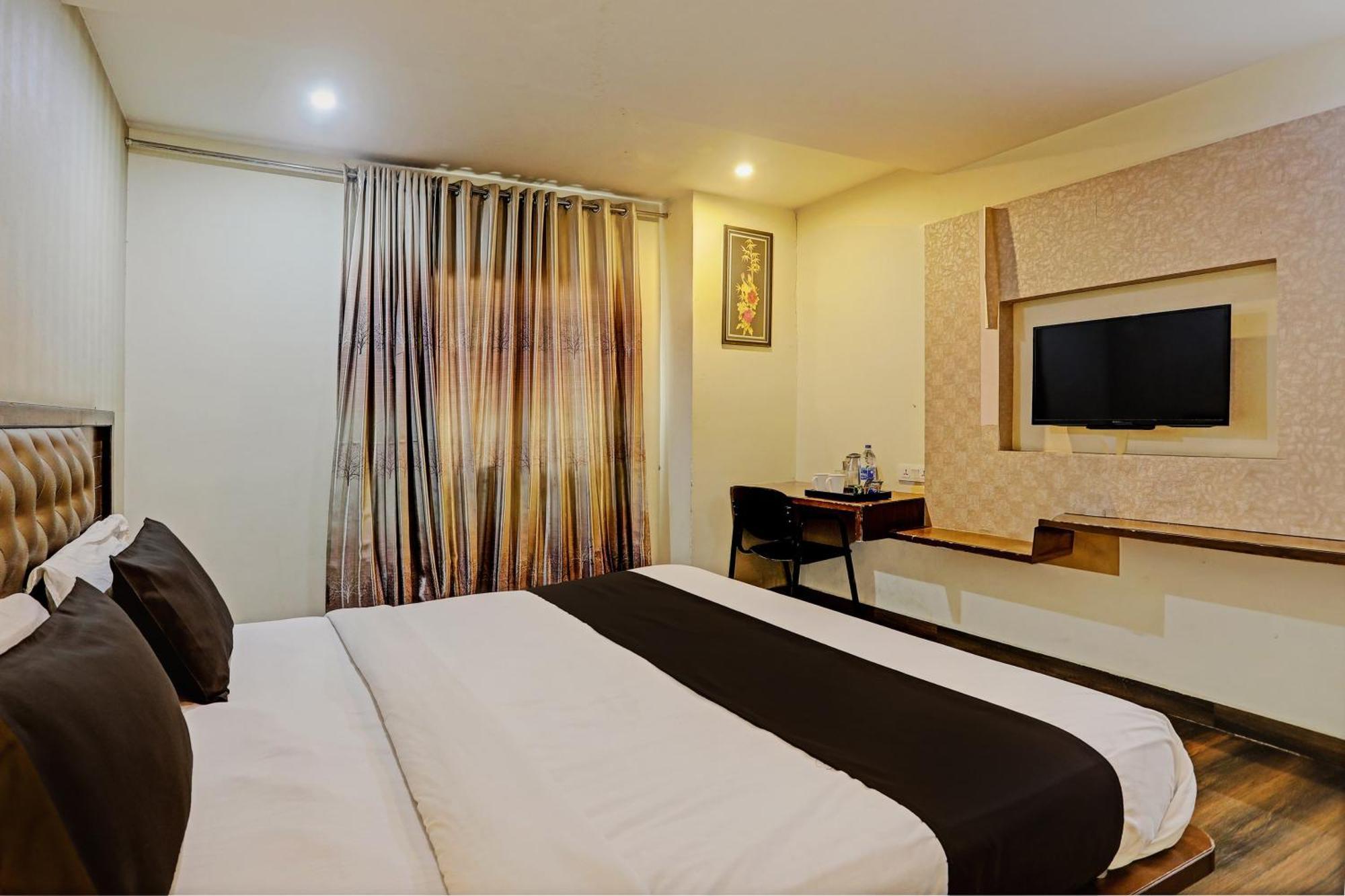 Capital O Surabhi Elite Near Miraj Cinemas - Shalini Shivani Sururnagar Zewnętrze zdjęcie