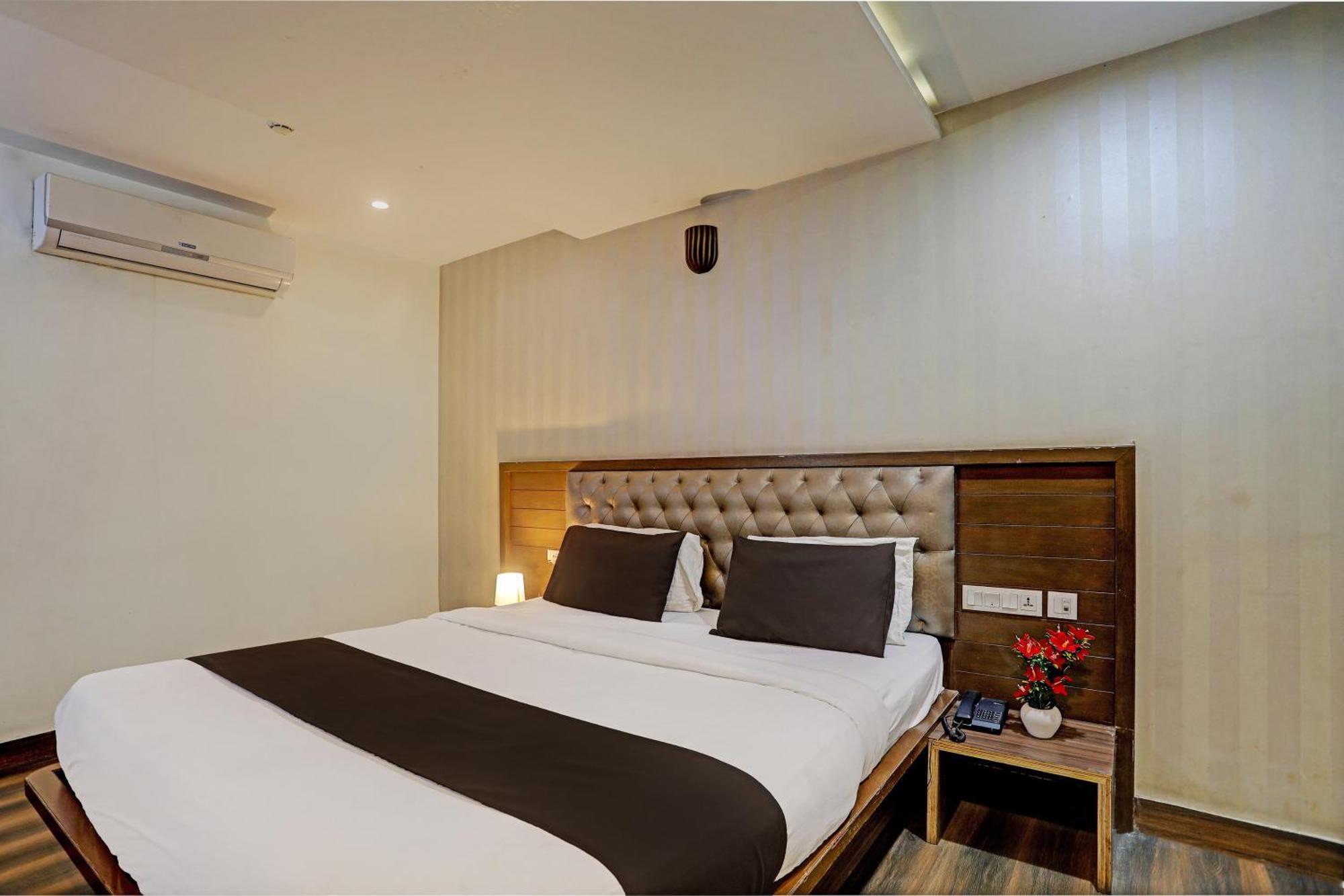 Capital O Surabhi Elite Near Miraj Cinemas - Shalini Shivani Sururnagar Zewnętrze zdjęcie