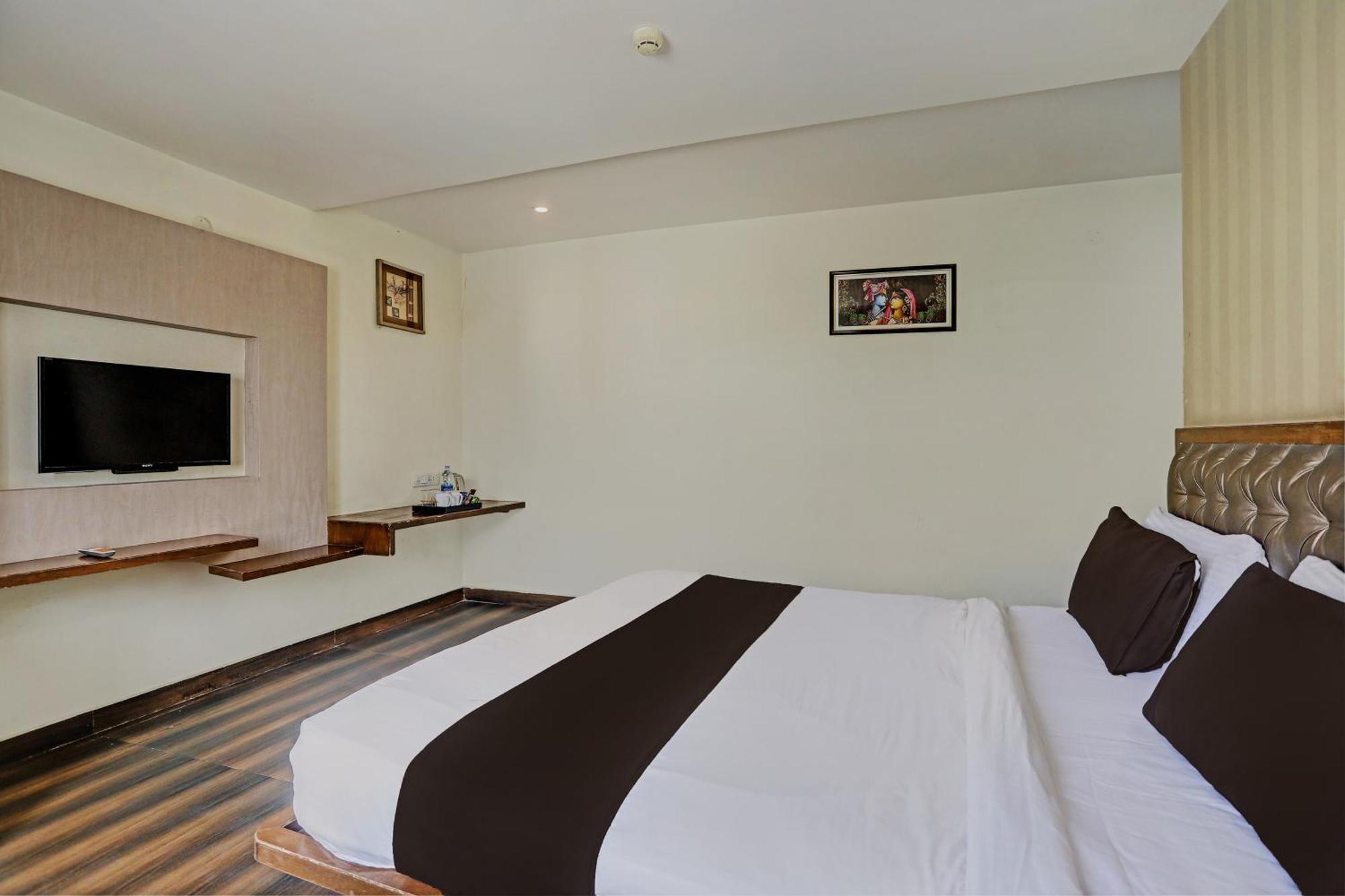 Capital O Surabhi Elite Near Miraj Cinemas - Shalini Shivani Sururnagar Zewnętrze zdjęcie